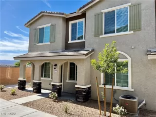 Photo #1: 2403523 Listing 