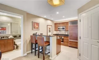 Photo #1: 2403536 Listing 