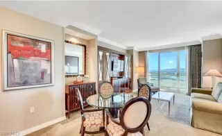 Photo #4: 2403536 Listing 