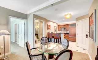 Photo #5: 2403536 Listing 