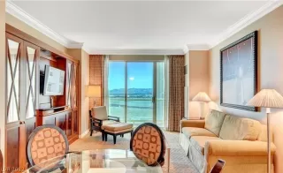 Photo #6: 2403536 Listing 