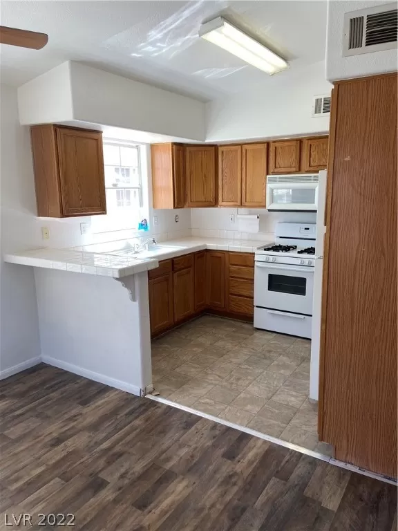 MLS: 2403552 Condo For Sale