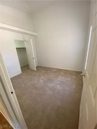 Photo #3: 2403552 Listing