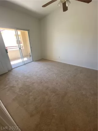 Photo #4: 2403552 Listing