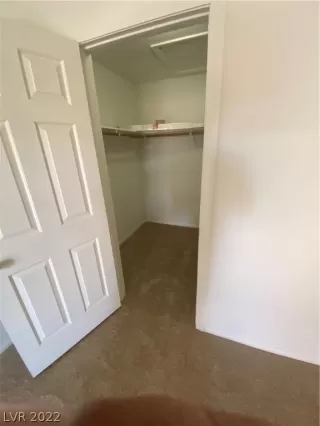 Photo #5: 2403552 Listing