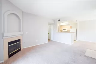 Photo #5: 2403556 Listing