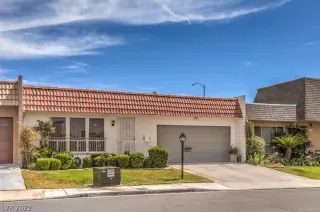 Photo #1: 2403570 Listing