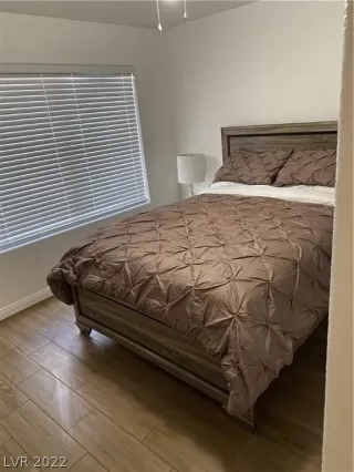 Photo #2: 2403611 Listing