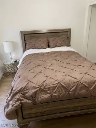 Photo #3: 2403611 Listing