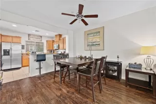 Photo #5: 2403622 Listing