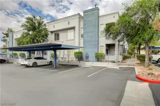 Photo #2: 2403625 Listing 