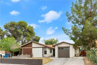 Photo #2: 2403667 Listing 