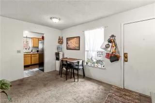 Photo #4: 2403667 Listing 