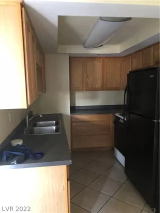 Photo #3: 2403673 Listing