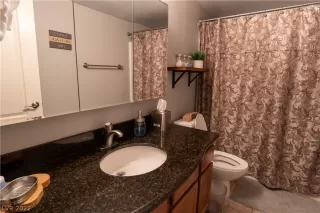 Photo #5: 2403674 Listing 