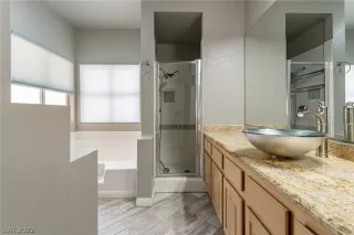 Photo #3: 2403683 Listing 