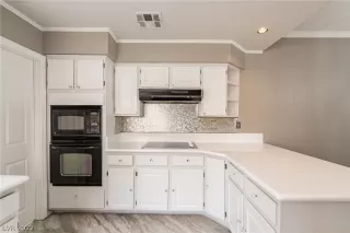 Photo #5: 2403683 Listing 