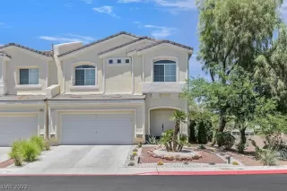 Photo #1: 2403711 Listing 