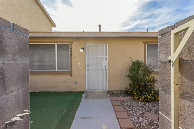 MLS: 2403715 Condo For Sale