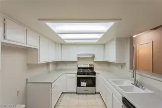 Photo #1: 2403715 Listing