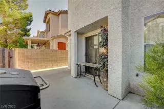 Photo #3: 2403718 Listing