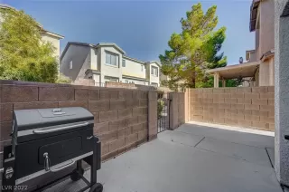 Photo #4: 2403718 Listing