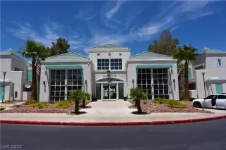 Photo #1: 2403721 Listing