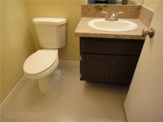 Photo #6: 2403739 Listing 