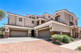 Photo #1: 2403752 Listing