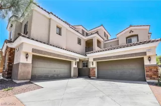 Photo #2: 2403752 Listing