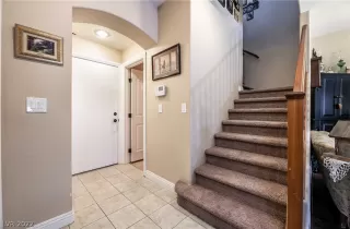 Photo #3: 2403752 Listing