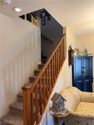 Photo #4: 2403752 Listing