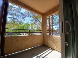 Photo #3: 2403754 Listing 