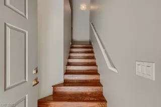 Photo #3: 2403764 Listing 