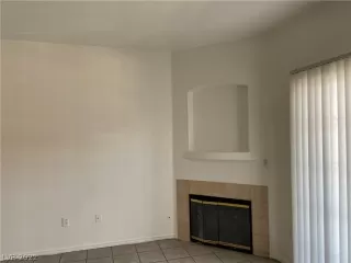 Photo #4: 2403797 Listing 