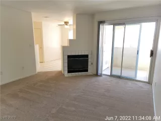 Photo #3: 2403810 Listing 