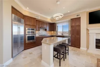 Photo #3: 2403839 Listing 