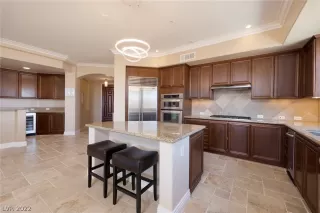 Photo #6: 2403839 Listing 