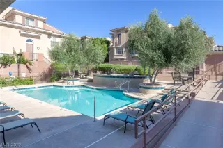 Photo #2: 2403840 Listing 