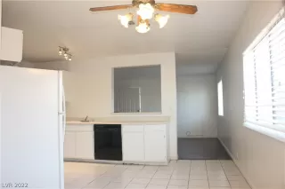 Photo #4: 2403848 Listing 