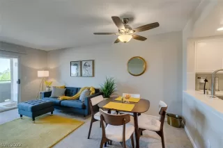 Photo #4: 2403864 Listing 