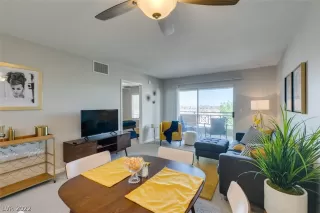 Photo #5: 2403864 Listing 