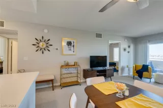 Photo #6: 2403864 Listing 