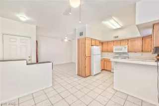 Photo #4: 2403868 Listing 