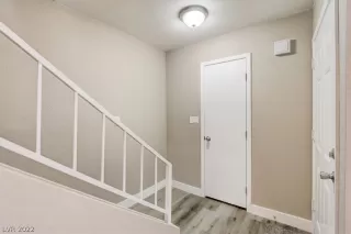 Photo #4: 2403891 Listing