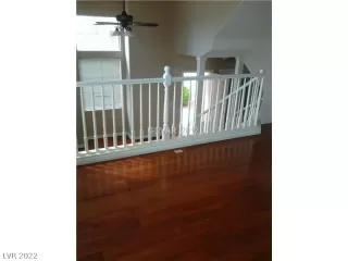 Photo #4: 2403892 Listing 