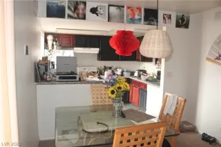 Photo #4: 2403906 Listing