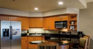 Photo #1: 2403941 Listing