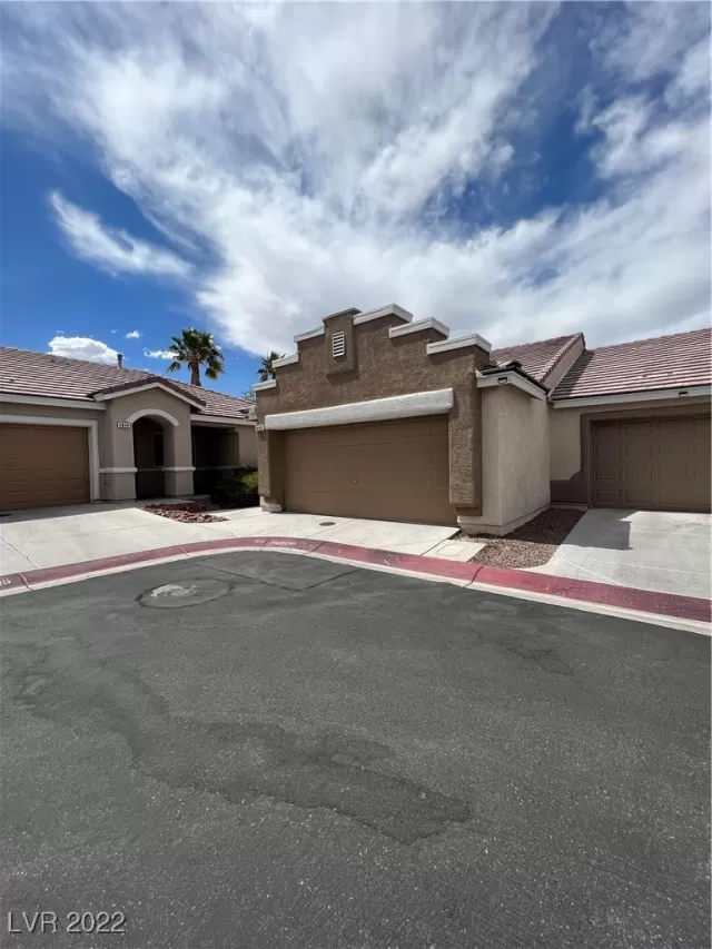 MLS: 2403953 Condo For Sale