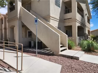 Photo #1: 2403971 Listing